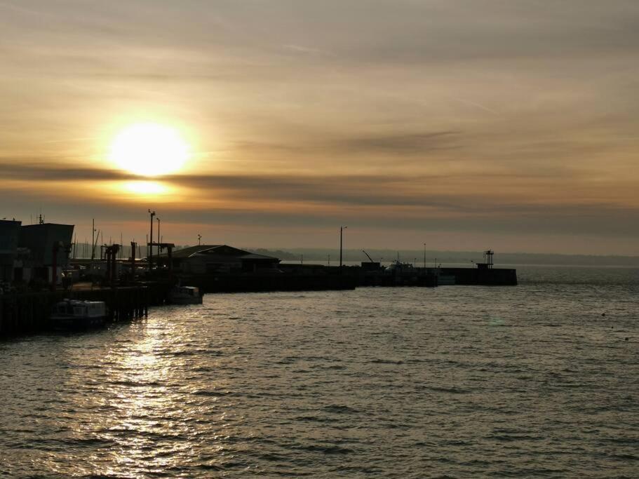 فيلا Charme Et Zenitude, Avec Vue Exceptionnelle Sur Le Port غرانفيل المظهر الخارجي الصورة